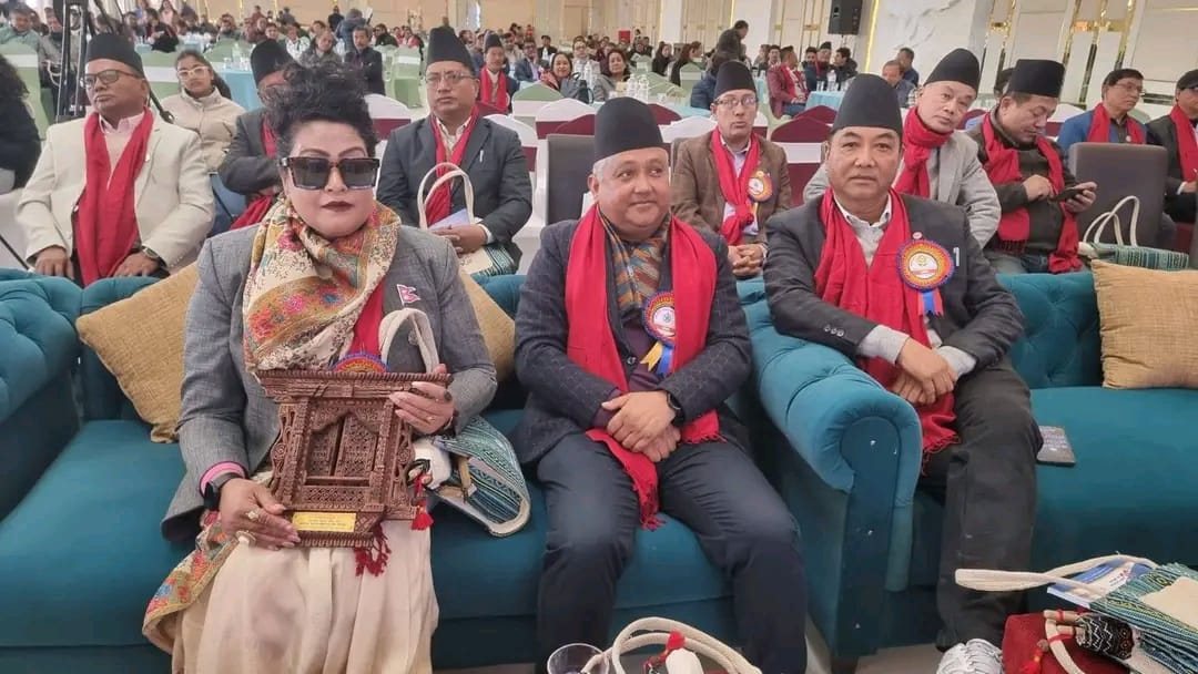 भक्तपुर उद्योग वाणिज्य संघको ३८ औं वार्षिक साधारण सभामा आतिथ्यता ग्रहण गर्नुहुँदै पदाधिकारी एवम् कार्यकारिणी सदस्यज्यूहरु । २०८२ पोष २५